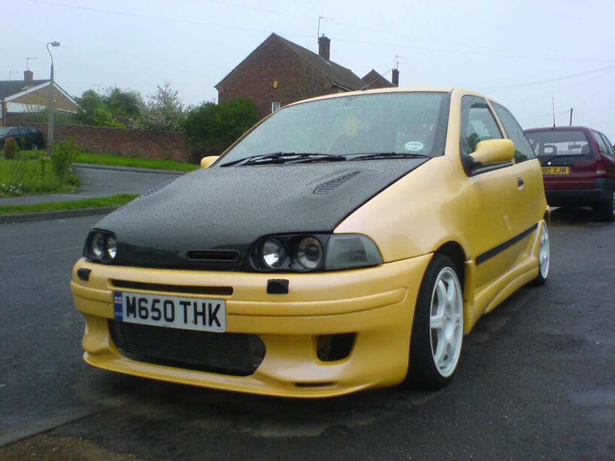 Yellow Mk1 Fiat Punto archive photograph 1
